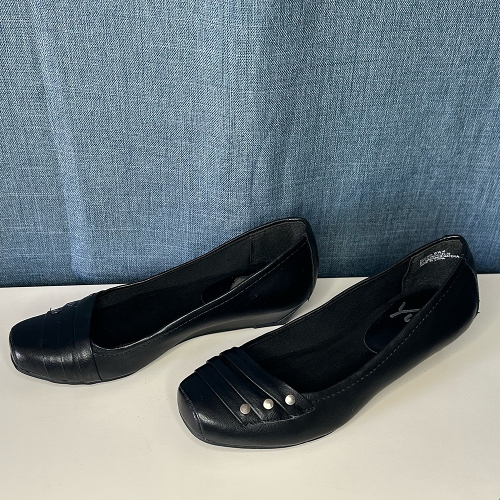 “Yuu” comfortable black flats‎